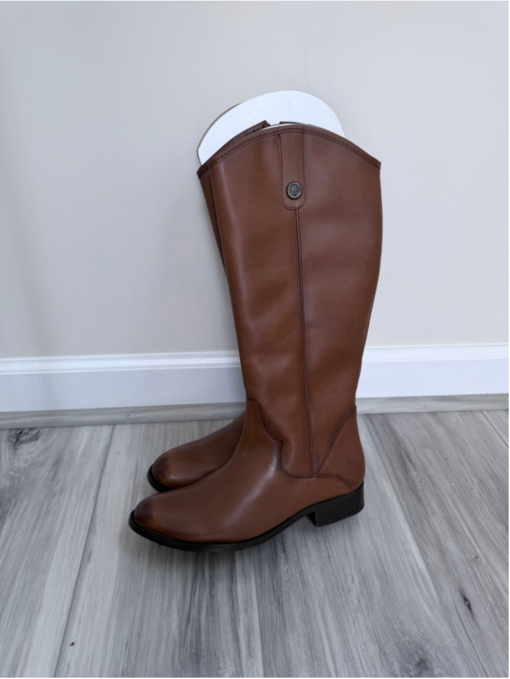 Frye Marissa Medallion Tall Riding Boots Women’s 7 Cognac Leather New Without Bo - Picture 2 of 14